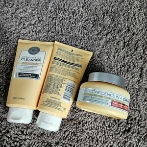 IT Cosmetics Confidence in a Cleanser and Cream.  Price is for 3. NEVER USED!